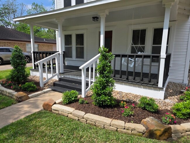 Photo - 1523 Avenue C