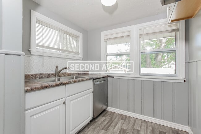 Photo - 1806 Sundale Ave