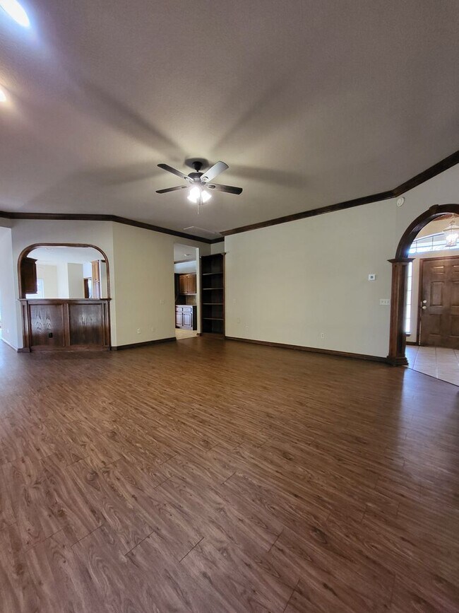 Photo - (3) Bed/(2.5) Bath with over 2000sqft in Blanchard Avail NOW!