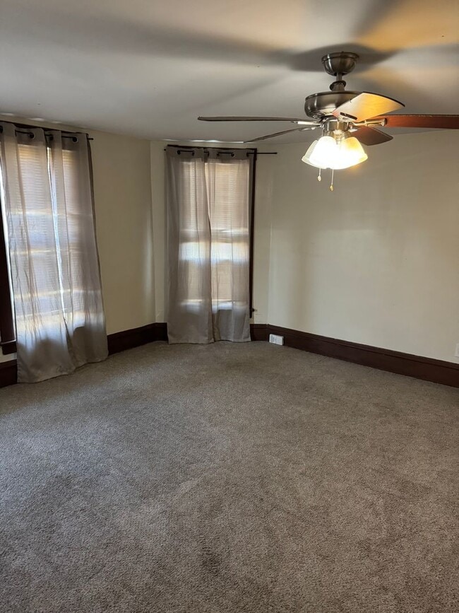 Building Photo - 1 bedroom efficiency in Meadville