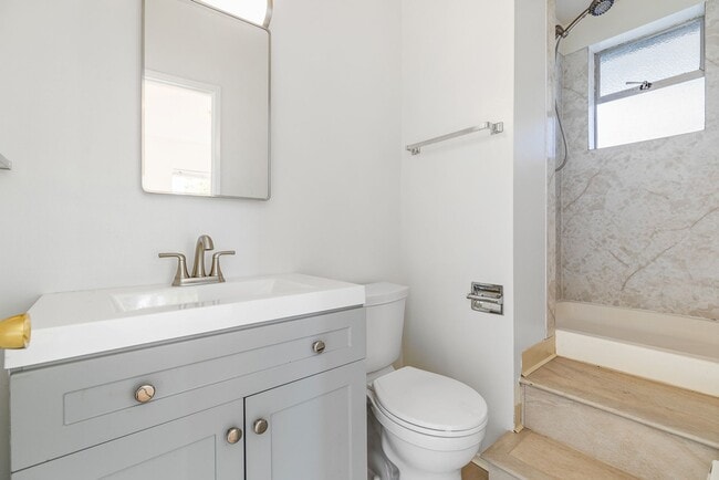 Photo - 5152 Unit 4747 B