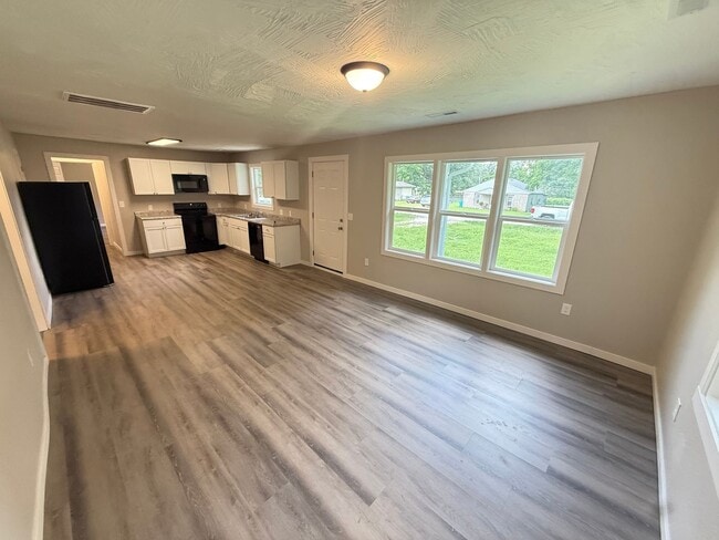 Photo - 3 Bed 2 Bath Springfield, MO