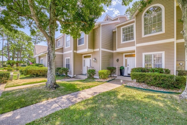 Photo - 1185 Lionsgate Ln