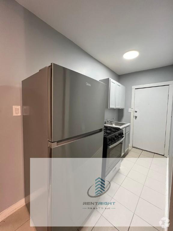 Building Photo - 348 W 74th St Rental