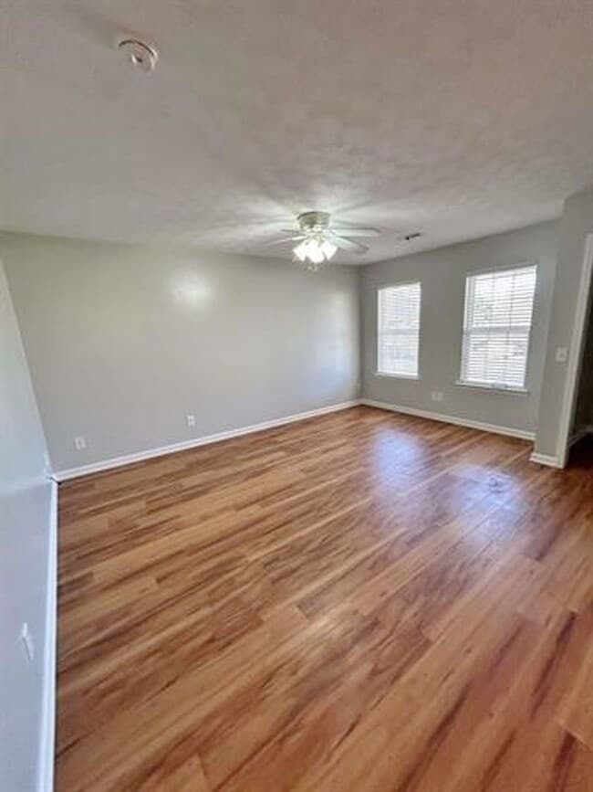 Photo - 3 Bedroom, 2 Bath home.