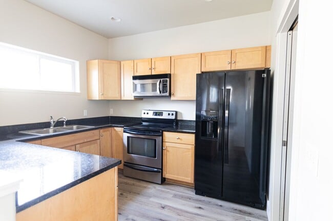 Photo - 2233 Buckrake Ave
