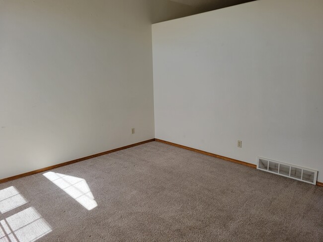 Photo - 5410 Balsam St