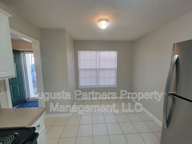 Photo - 920 Cammaron Way