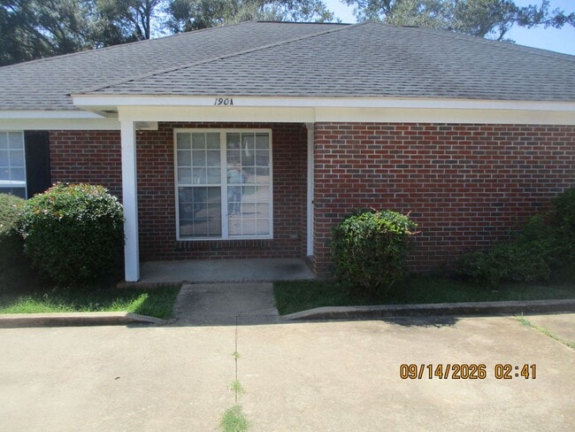 Building Photo - 190 Starksville Ave