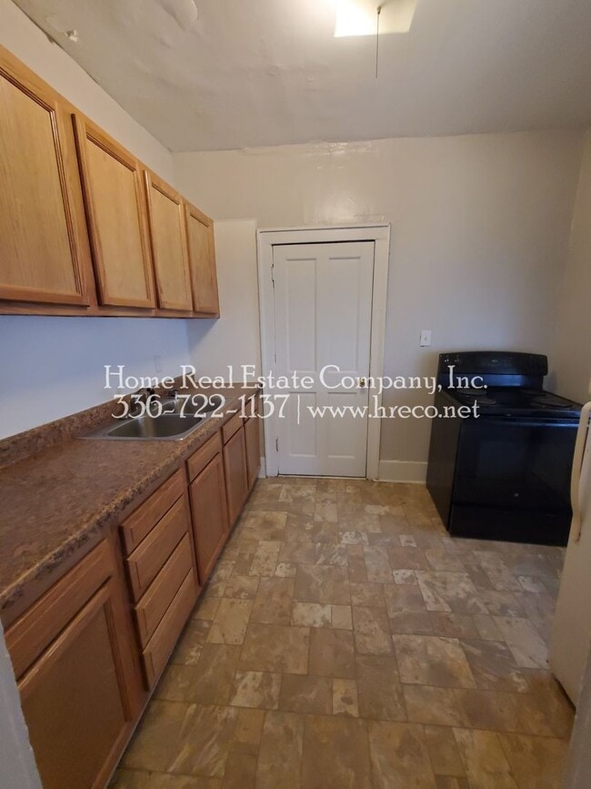 Photo - 920 N Jackson Ave