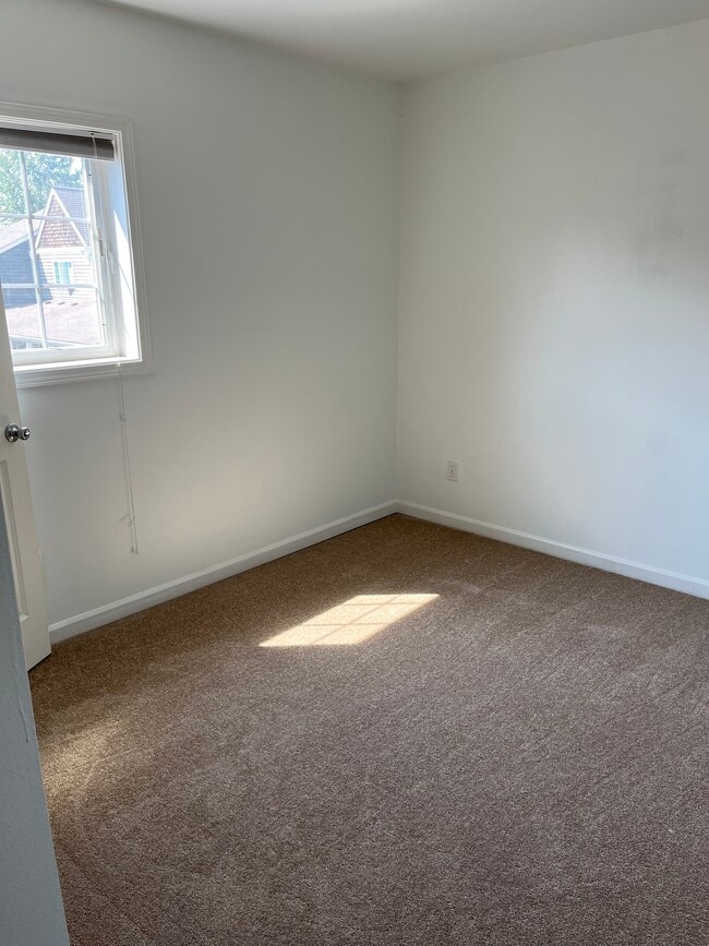 Photo - 2750 Diamond Loop