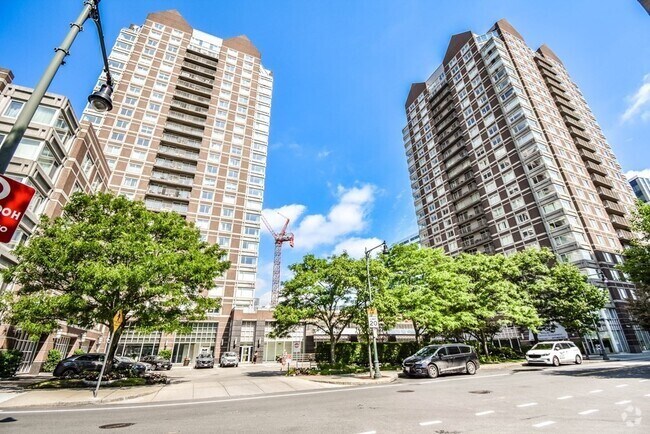 Building Photo - 12-12 Museum Way Unit 707 Rental
