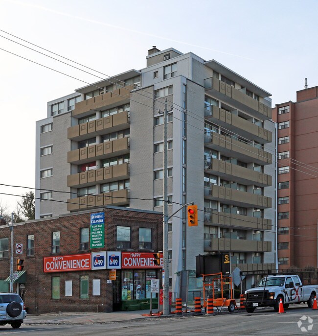 Photo - Davisville Tower