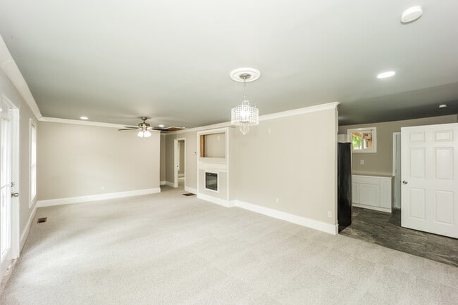 Photo - 766 Cascade Dr