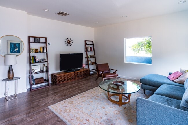 Photo - 1460 Yosemite Dr