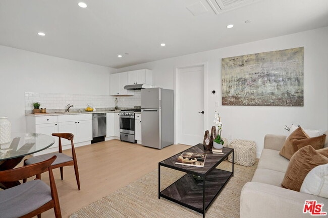 Photo - 4145 Tilden Ave Unidad #A