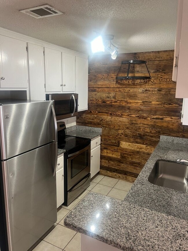 Photo - 102 S Spring View Dr