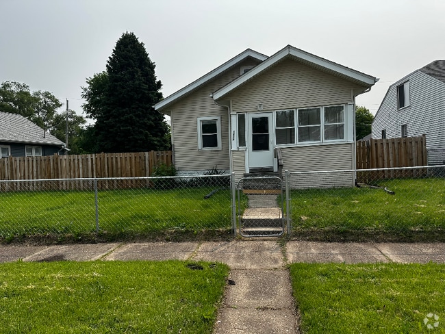 Building Photo - 1408 8th St Rental