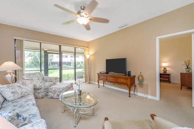 Photo - 135 Old Meadow Way