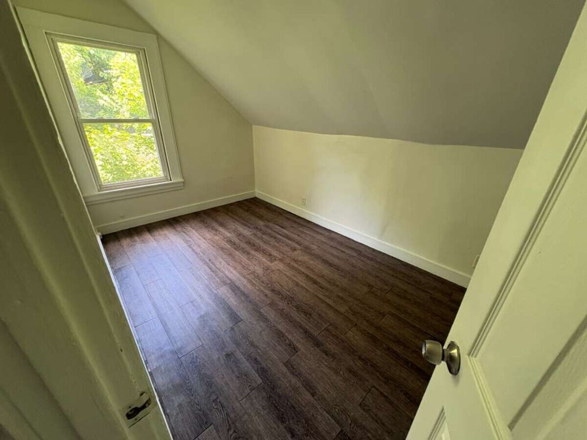 Photo - 745 George St Unit 3rd Floor