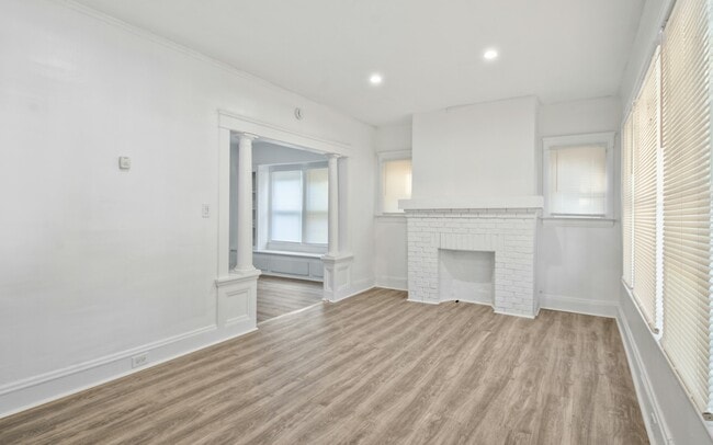 Photo - 635 E 124th St