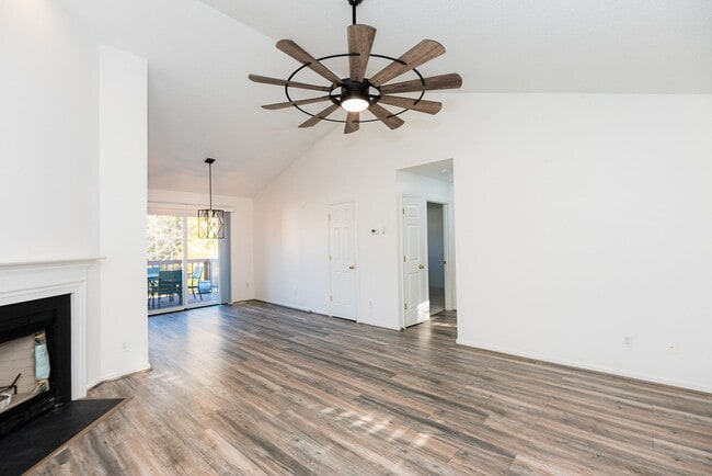 Photo - Charming 3Bed/2Bath house with 1 car garag...