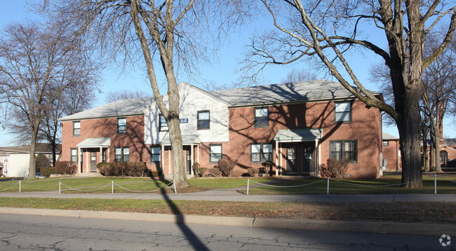 Photo - Colonial Gardens Apartments