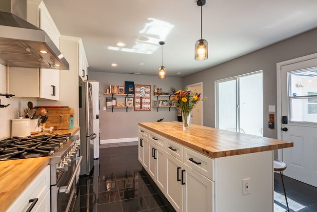 Photo - 6601 Rubio Ave