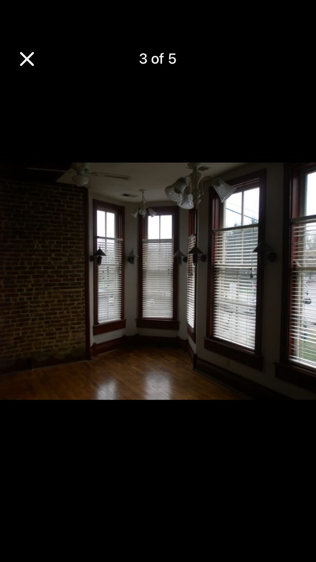 Photo - 140 E Main St