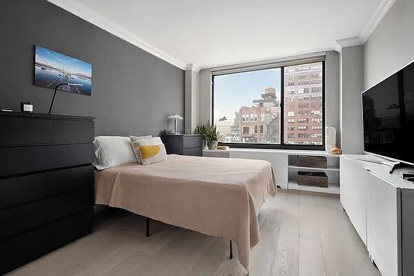 Photo - 111 E 30th St Unidad 16C