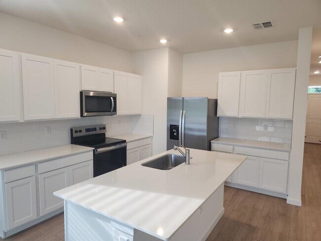 Photo - 3371 Chroma St