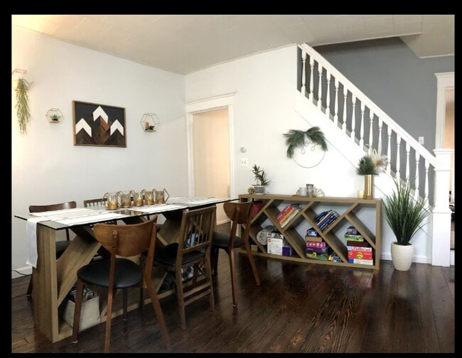 Photo - 117 E Madison St