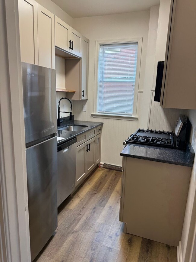 Photo - 24 N 8th St Unit Apt 2