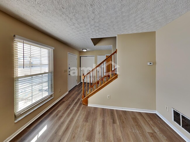 Photo - 5798 Sharets Dr