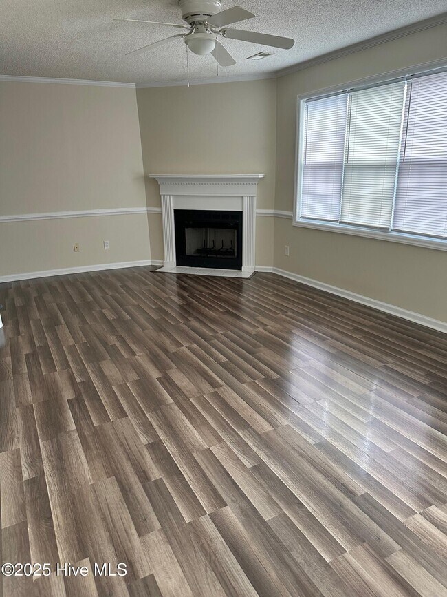 Photo - 3917 Sterling Pointe Dr