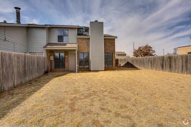 Building Photo - Spacious 2/2.5/2! Rental
