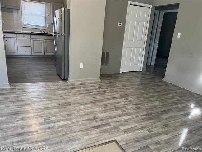 Photo - 21431 La Salle Blvd