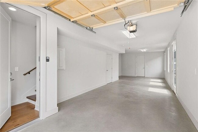 Photo - 102 Cityview Ct NE