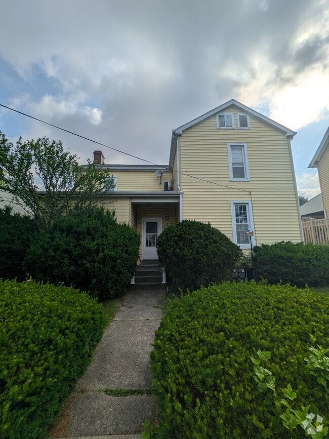 Building Photo - 725 Chartiers St Unit 3 Rental