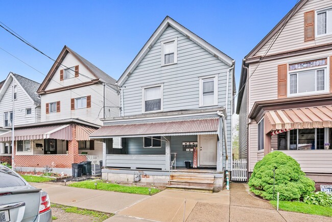 Photo - 641 Sixth St Unidad 641 6th Street  #1