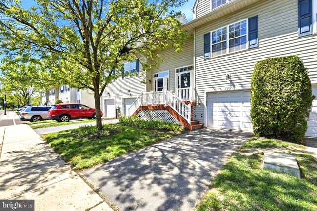 Photo - 248 Roosevelt Ave