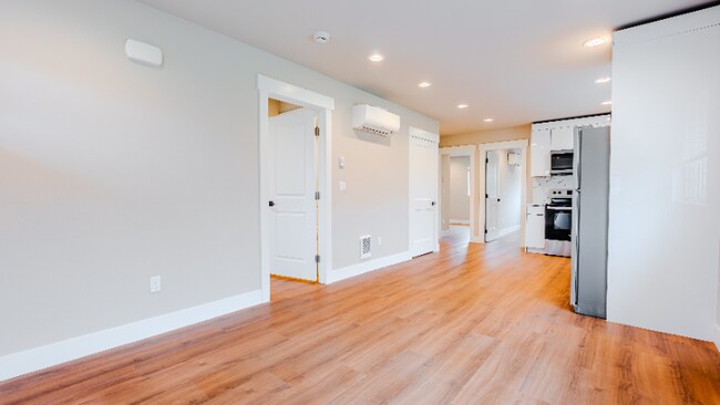 Photo - 2106 Oakes Ave Unidad C