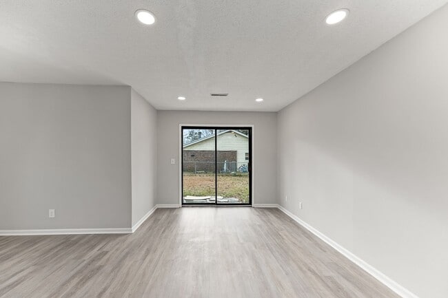 Photo - 165 Hummingbird Ave Unit A