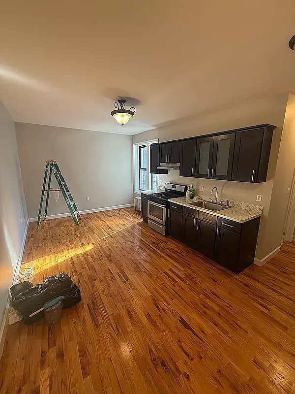 Photo - 161 E 115th St Unidad 3R