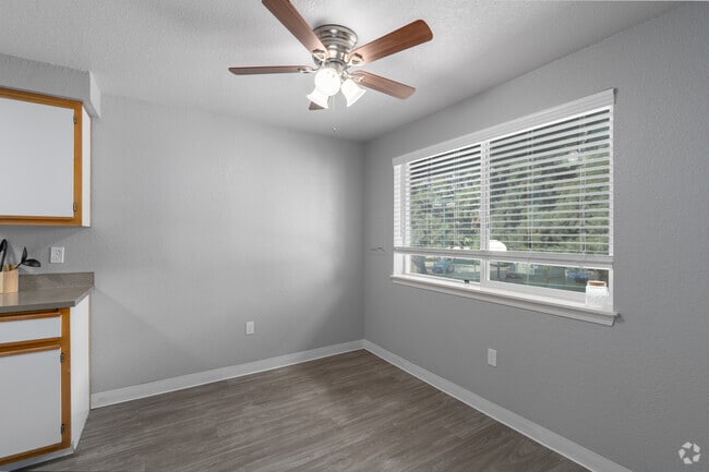 2BR, 1BA - 832SF - Dining Room