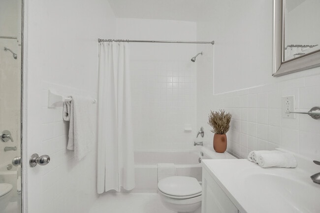 Photo - 536 14th St Unit 211