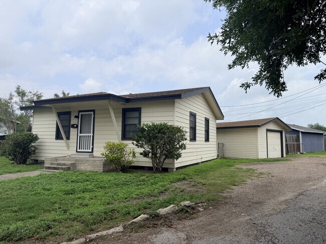 Photo - 8206 Vetters Dr