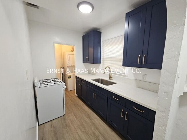 Building Photo - 824 Belmont Ave