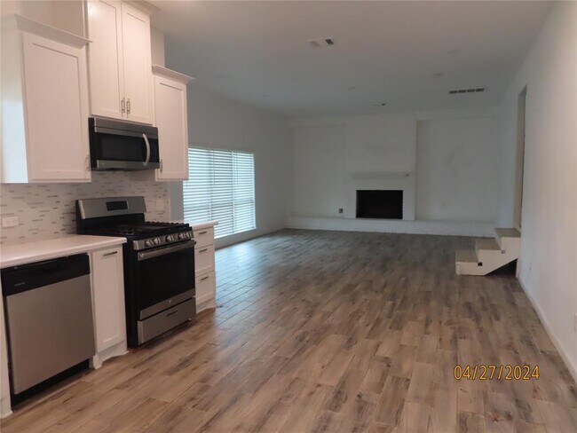 Photo - 403 High Ridge St