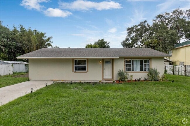 Building Photo - 4130 Lake Saunders Dr Rental